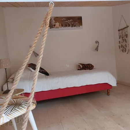Сasa de vacaciones Maison Au Calme Dans Les Bois A 500m De La