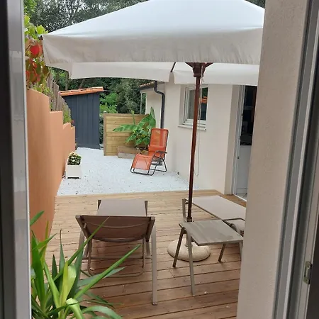 Maison Au Calme Dans Les Bois à 500m De La *